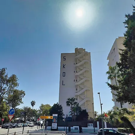 شقة Skol 335. Fantastic Beachfront Facing South. ماربيا