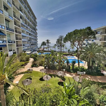 Skol 335. Fantastic Beachfront Facing South. شقة ماربيا
