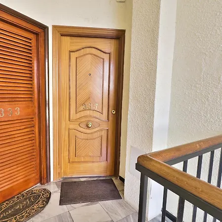 Apartmán Skol 335. Fantastic Beachfront Facing South. Marbella