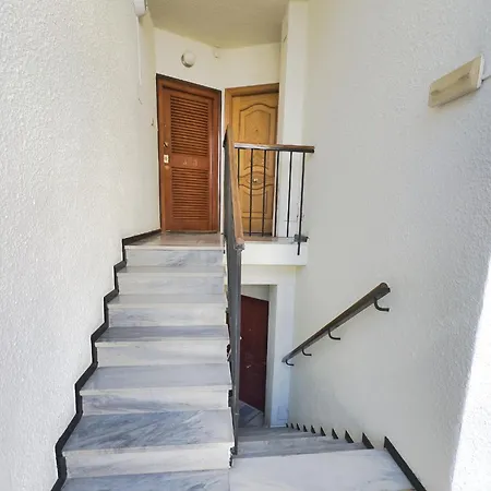 Skol 335. Fantastic Beachfront Facing South. Marbella