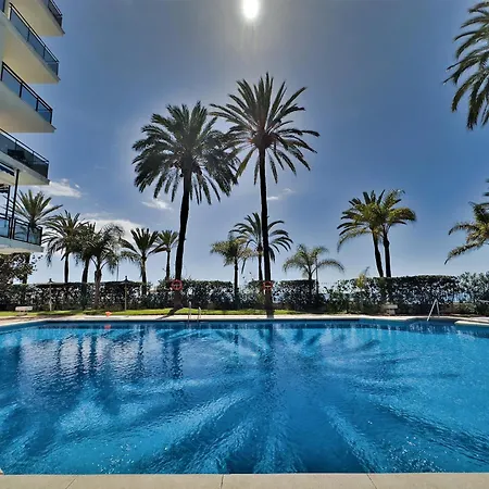 Apartmán Skol 335. Fantastic Beachfront Facing South. *