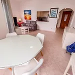 Skol 335. Fantastic Beachfront Facing South. Apartment Marbella