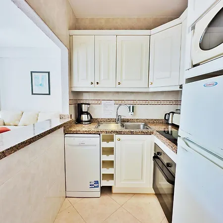 Apartment Skol 335. Fantastic Beachfront Facing South. *