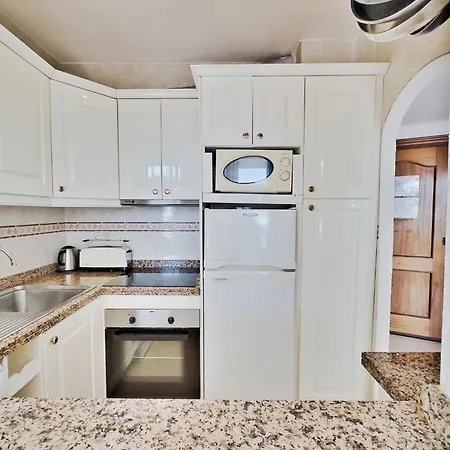 Skol 335. Fantastic Beachfront Facing South. *