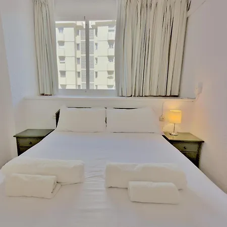 Skol 335. Fantastic Beachfront Facing South. *