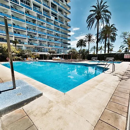 Apartamento Skol 335. Fantastic Beachfront Facing South.