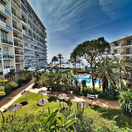 Skol 335. Fantastic Beachfront Facing South. Apartment Marbella