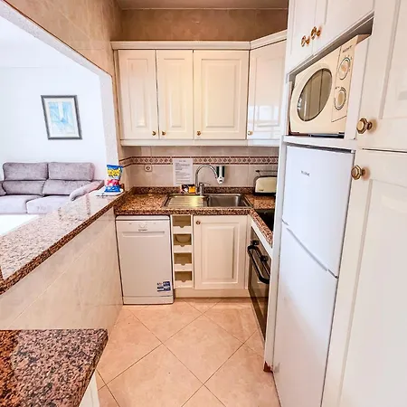 Lejlighed Skol 335. Fantastic Beachfront Facing South. Marbella