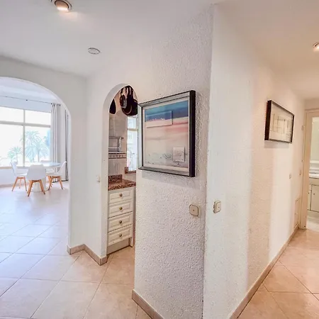 Lejlighed Skol 335. Fantastic Beachfront Facing South. Marbella