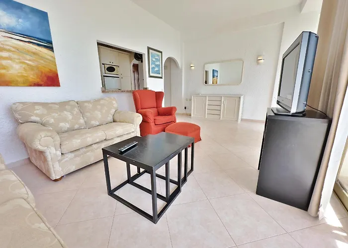 شقة Skol 335. Fantastic Beachfront Facing South.