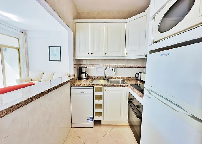 Apartman Skol 335. Fantastic Beachfront Facing South. *