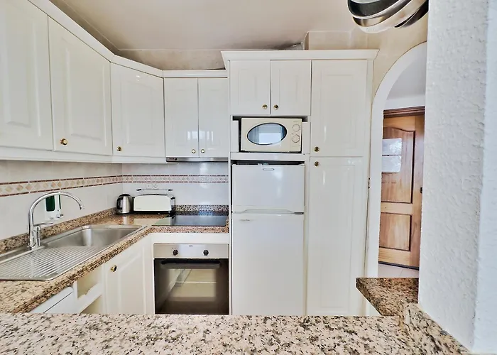 Skol 335. Fantastic Beachfront Facing South. *