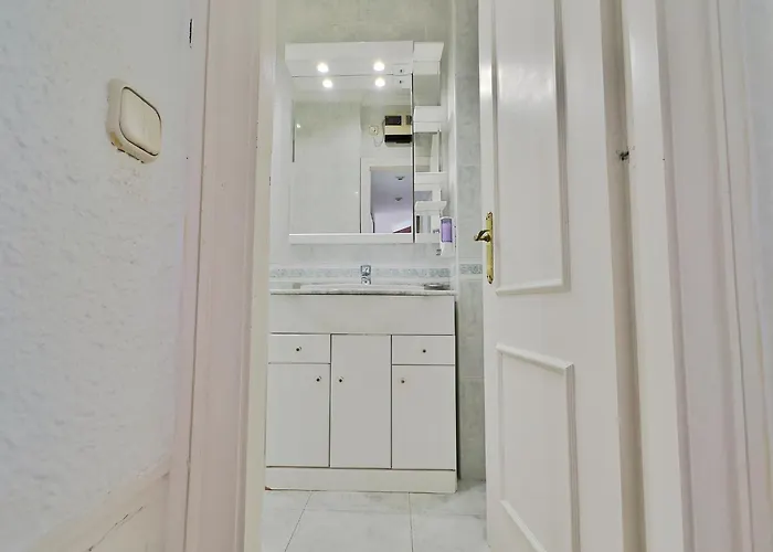 Skol 335. Fantastic Beachfront Facing South. Apartman *