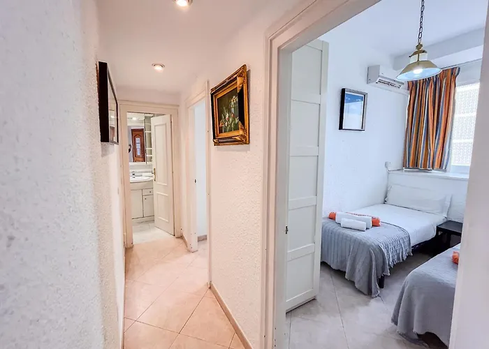 Skol 335. Fantastic Beachfront Facing South. Marbella