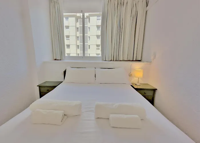 Skol 335. Fantastic Beachfront Facing South. *